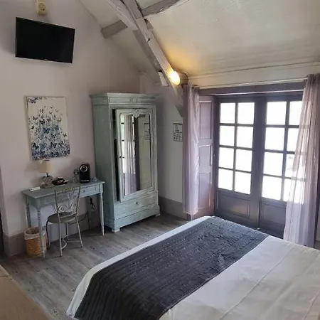 Otel Domaine De La Courbe &