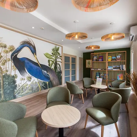 Domaine De La Courbe & *