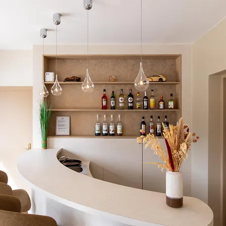 Domaine De La Courbe & Отель