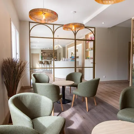 Domaine De La Courbe & Отель Le Lude