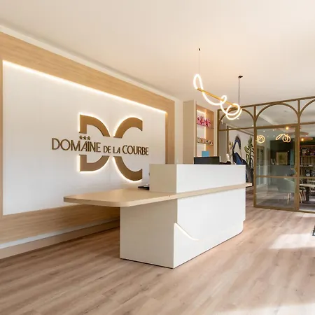 Domaine De La Courbe & Отель *