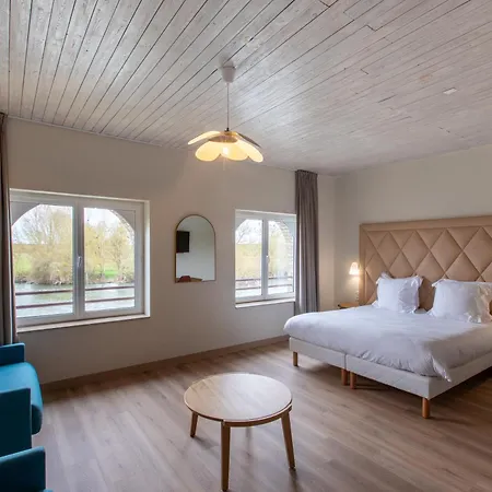 Domaine De La Courbe & Отель *