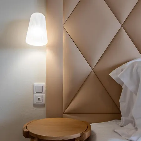 Domaine De La Courbe & Отель Le Lude