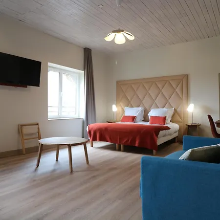 Domaine De La Courbe & Отель