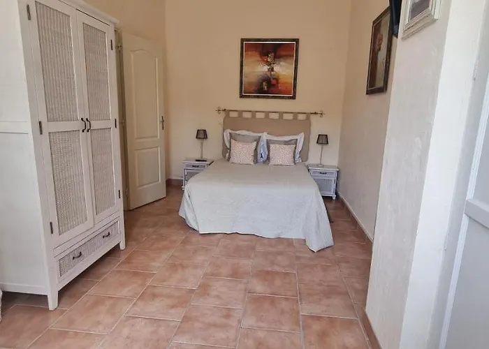 Hotel Domaine De La Courbe &